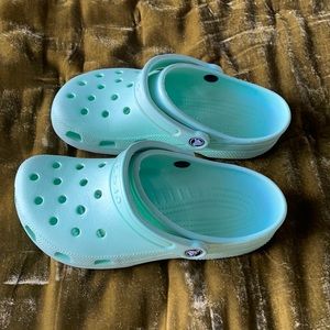 Women’s Mint Classic Crocs Clog - size 8